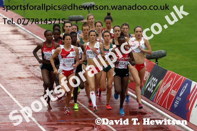 Leaders in the womens 5000 metres at the Commonwealth Games, Glasgow. Photo: David T. Hewitson/Sports for All Pics